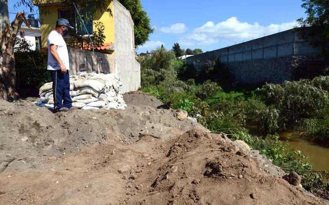 PC trabaja en refuerzo de taludes y limpieza de canales – El Sol de Irapuato