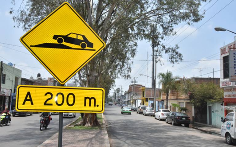 Rehabilitan señalética vial - El Sol de Irapuato | Noticias Locales,  Policiacas, de México, Guanajuato y el Mundo
